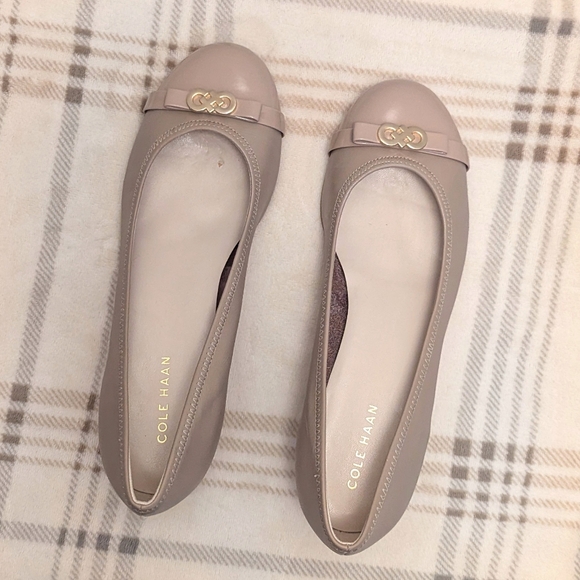 Cole Haan Waterproof Elsie Logo Wedge in Patent Maple Sugar Tan Color Size 6.5 - Picture 6 of 13